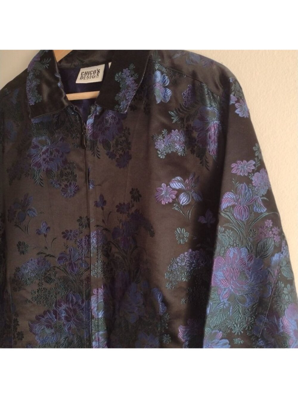 Chicos Silk Blend Brocade Jacket L Dark Blue Floral on Black Zip Blazer Sz 2 - Picture 5 of 12